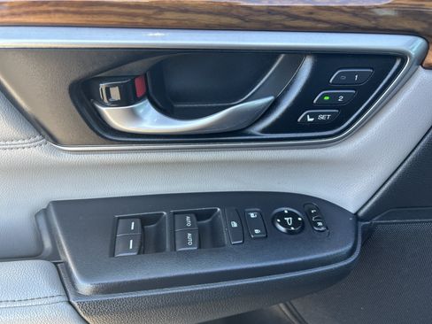 Used 2019 Honda CR-V Touring image 10
