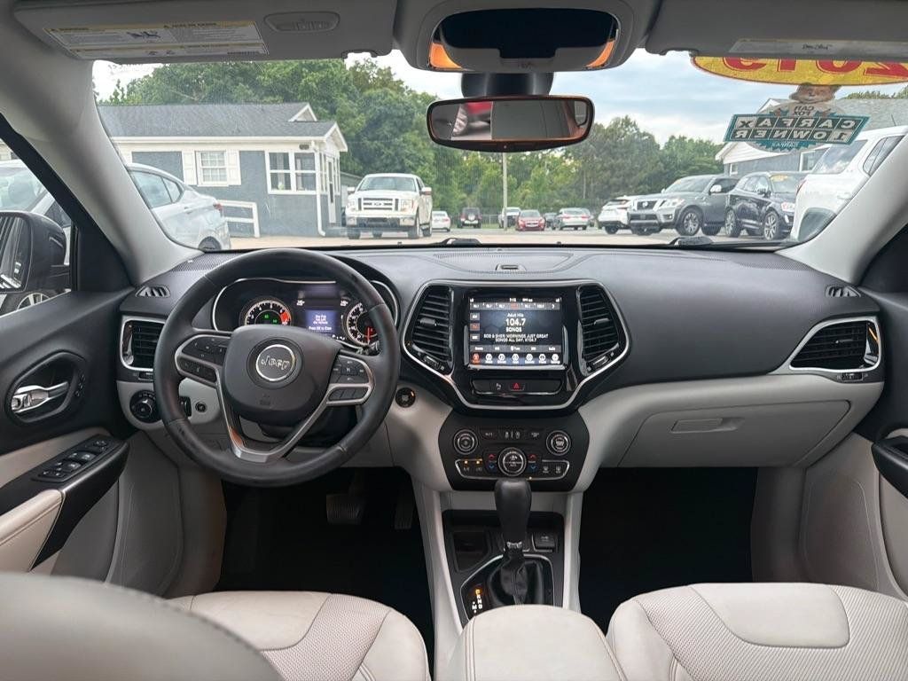 Used 2019 Jeep Cherokee Limited FWD image 14