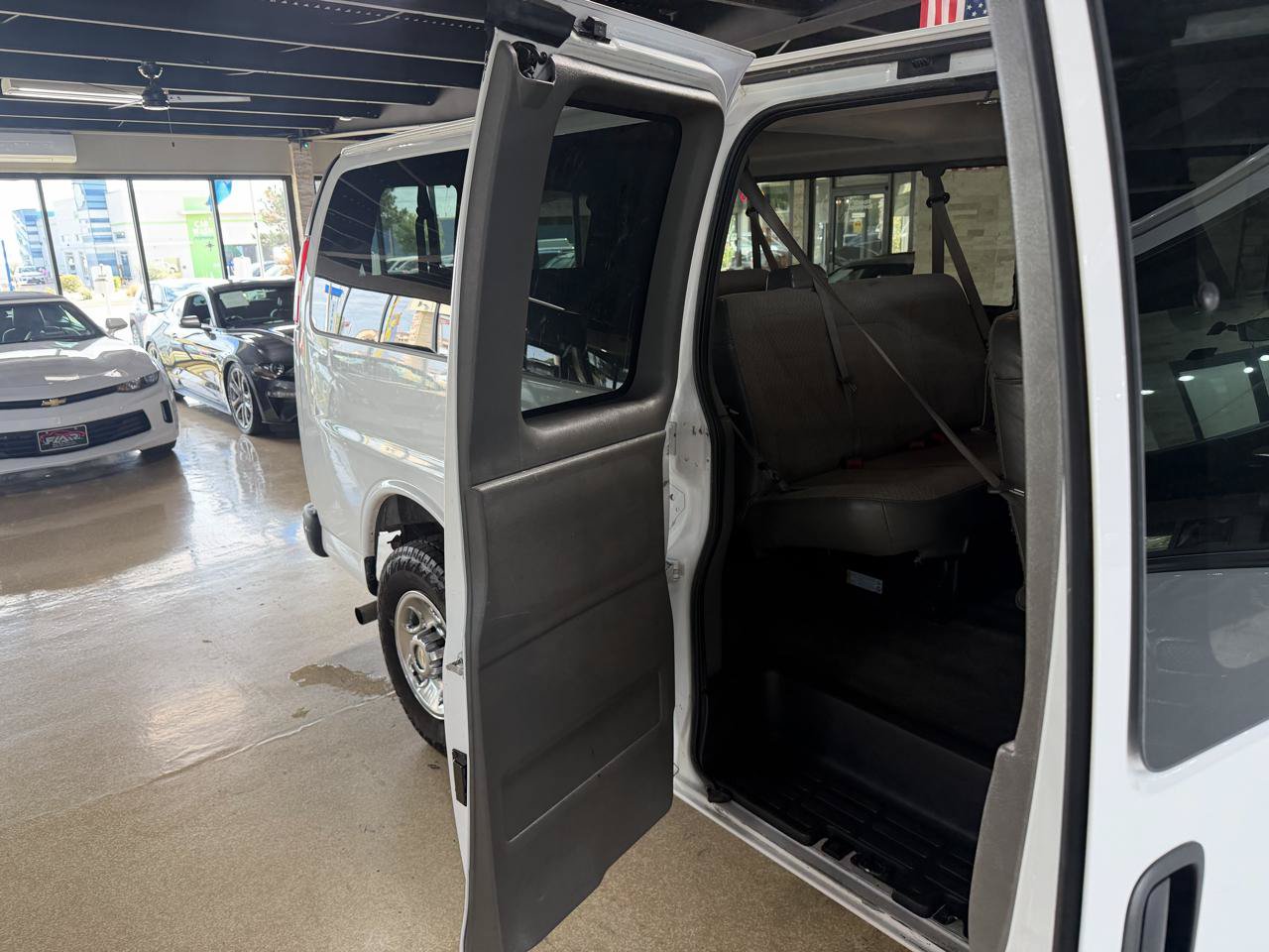 Used 2016 Chevrolet Express 3500 LT w/ LT Preferred Equipment Group RWD image 15