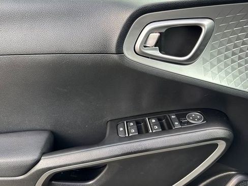 Used 2024 Kia Soul LX w/ Option Group 015 image 11