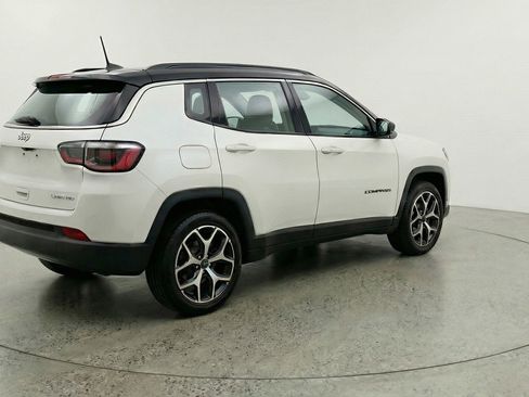 Used 2025 Jeep Compass Limited image 9