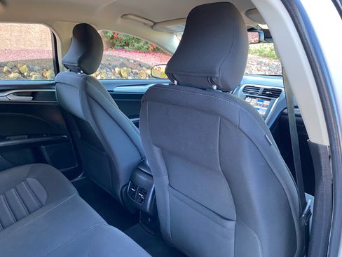 Used 2019 Ford Fusion SE image 41