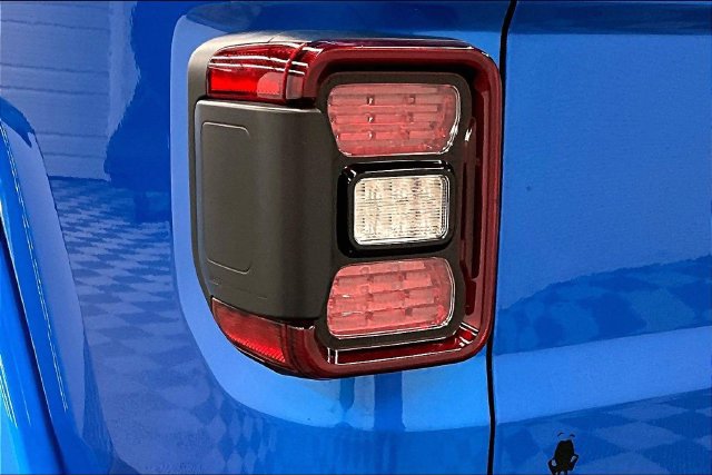 Used 2023 Jeep Gladiator Mojave w/ LED Lighting Group AWD/4WD image 36