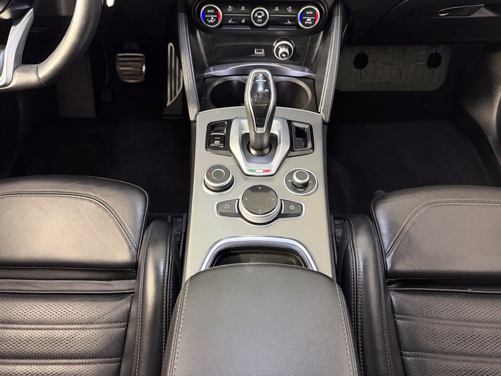 Used 2023 Alfa Romeo Stelvio Veloce AWD/4WD image 20