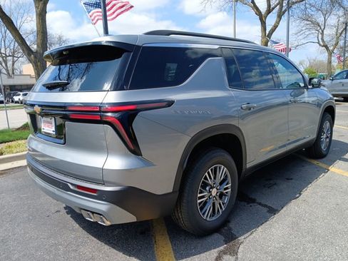New 2026 Chevrolet Traverse LT w/ Driver Confidence Package AWD/4WD image 4