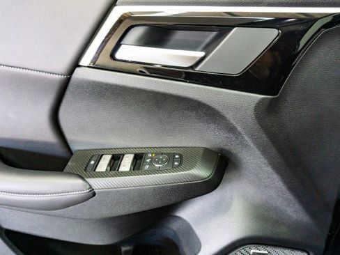 New 2025 Mitsubishi Outlander SE image 14