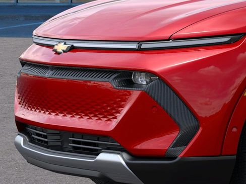 New 2025 Chevrolet Equinox EV LT image 13