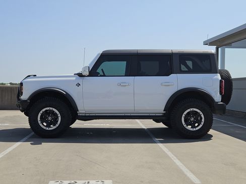 Used 2023 Ford Bronco Outer Banks w/ Sasquatch Package AWD/4WD image 2