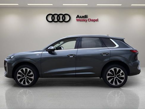 New 2026 Audi Q3 quattro 2.0T AWD/4WD image 2