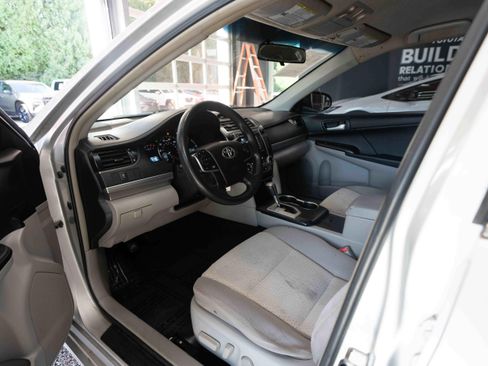 Used 2012 Toyota Camry LE FWD image 8