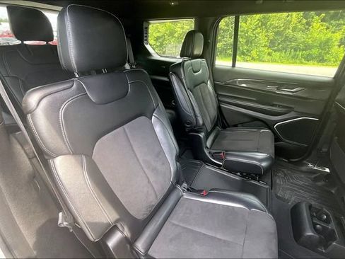 Used 2022 Jeep Grand Cherokee L Laredo AWD/4WD image 25