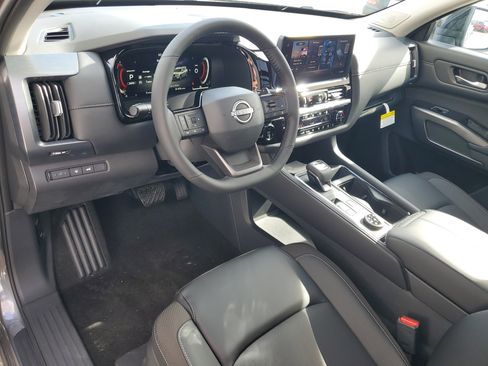 New 2026 Nissan Pathfinder SL w/ SL Premium Package image 13