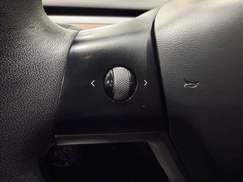 Used 2021 Tesla Model 3 Standard Range Plus image 25