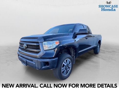 Used 2017 Toyota Tundra SR AWD/4WD image 2