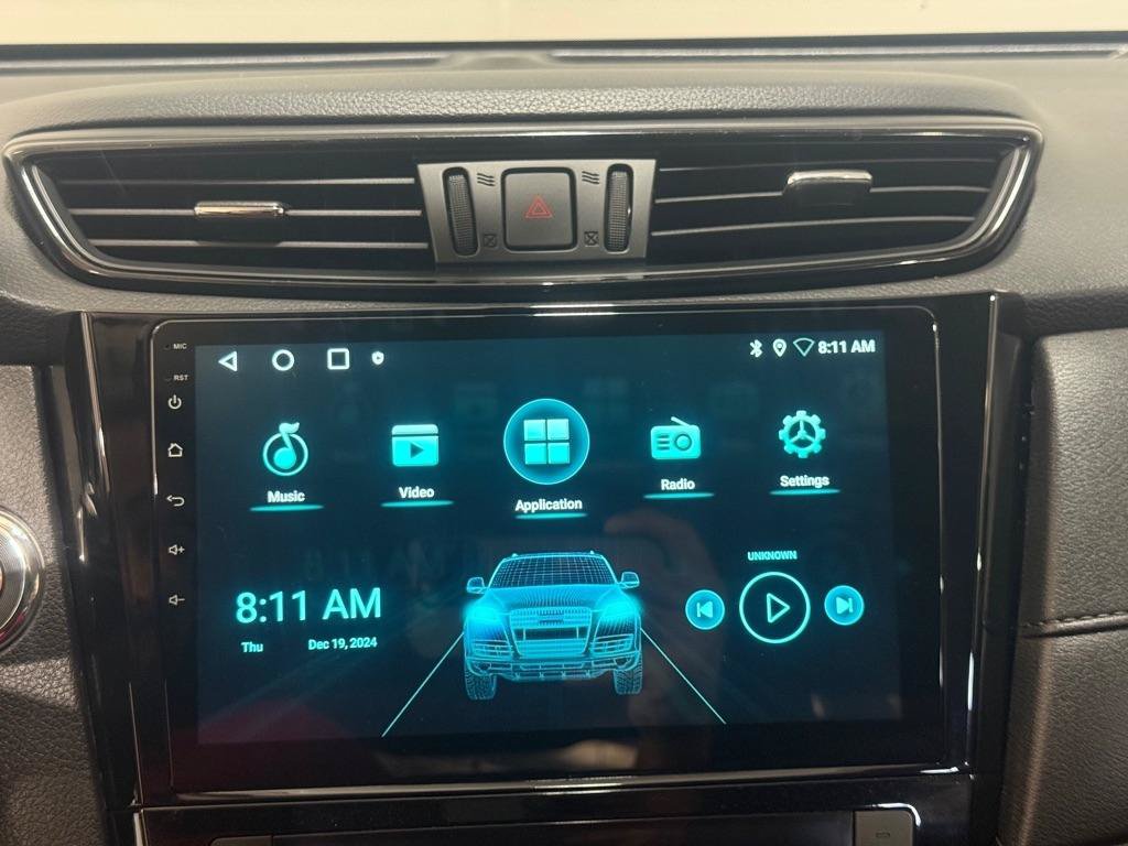 Used 2017 Nissan Rogue SV AWD/4WD image 21