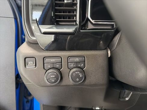 Used 2025 Chevrolet Silverado 1500 LT image 11