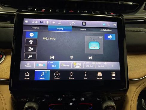 Used 2023 Jeep Grand Cherokee Summit image 19