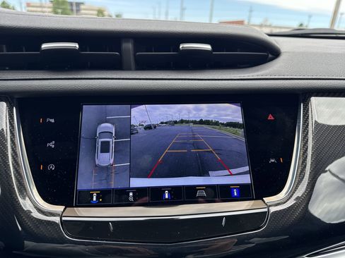 Certified 2025 Cadillac XT6 Sport w/ Technology Package AWD/4WD image 17