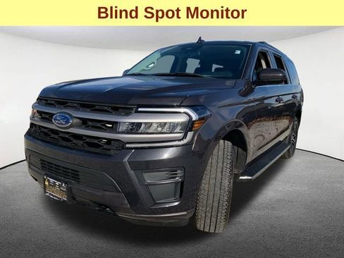 Certified 2022 Ford Expedition XLT w/ Equipment Group 202A image 5
