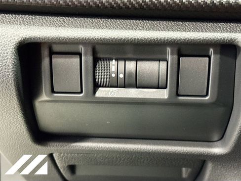 Used 2025 Subaru Crosstrek 2.0i Premium image 10