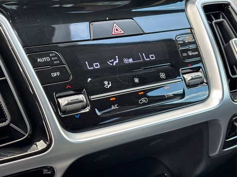 Used 2022 Kia Sorento SX image 26