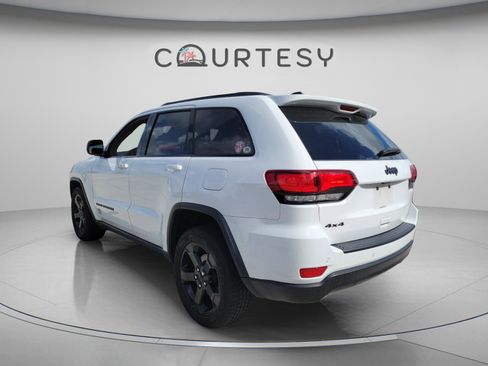 Used 2021 Jeep Grand Cherokee Freedom Edition AWD/4WD image 2