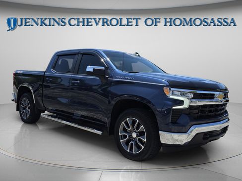 Used 2022 Chevrolet Silverado 1500 LT image 2