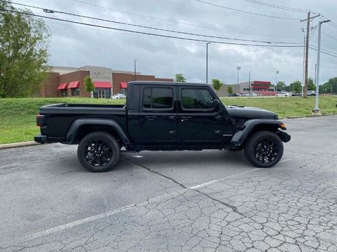 Used 2021 Jeep Gladiator Overland AWD/4WD image 8