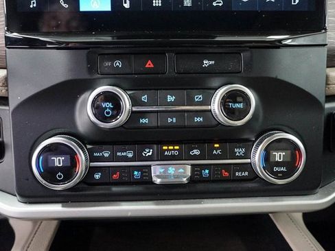 Used 2024 Ford Expedition Limited image 26