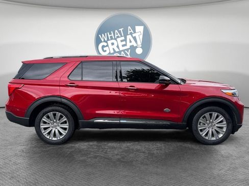 Used 2024 Ford Explorer King Ranch w/ Technology Package AWD/4WD image 2