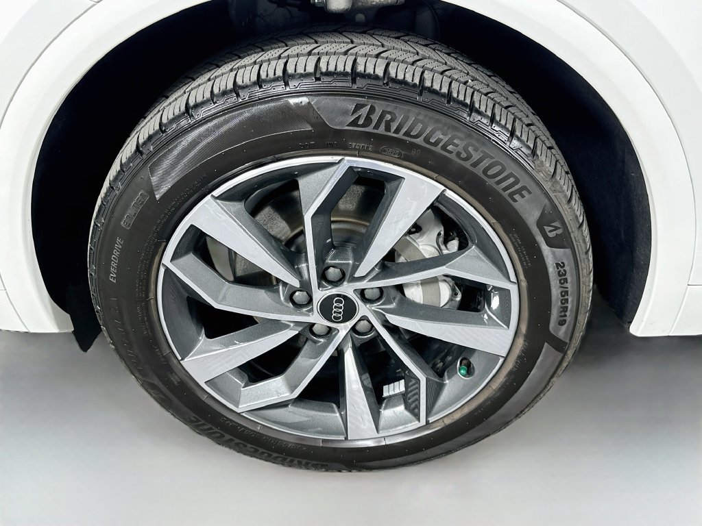 Used 2023 Audi Q5 2.0T Premium Plus w/ Premium Plus Package AWD/4WD image 31