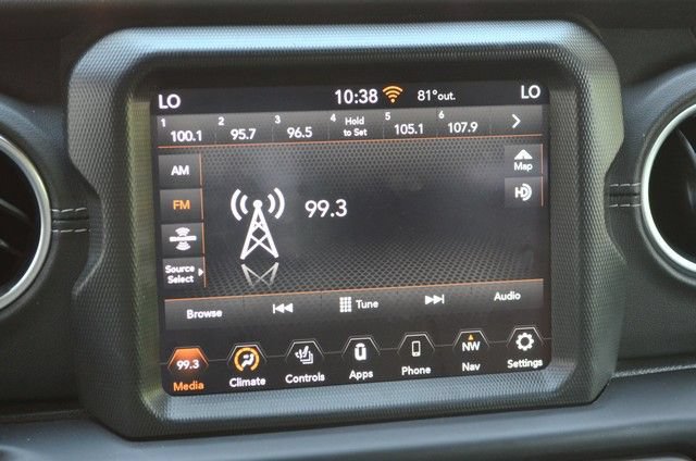 Used 2021 Jeep Wrangler Unlimited Sahara AWD/4WD image 32