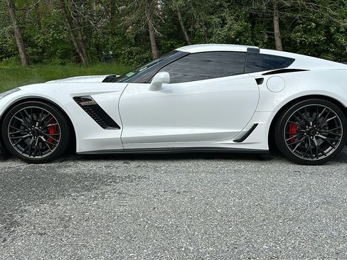 Used 2016 Chevrolet Corvette Z06 w/ 2LZ Preferred Equipment Group RWD image 30