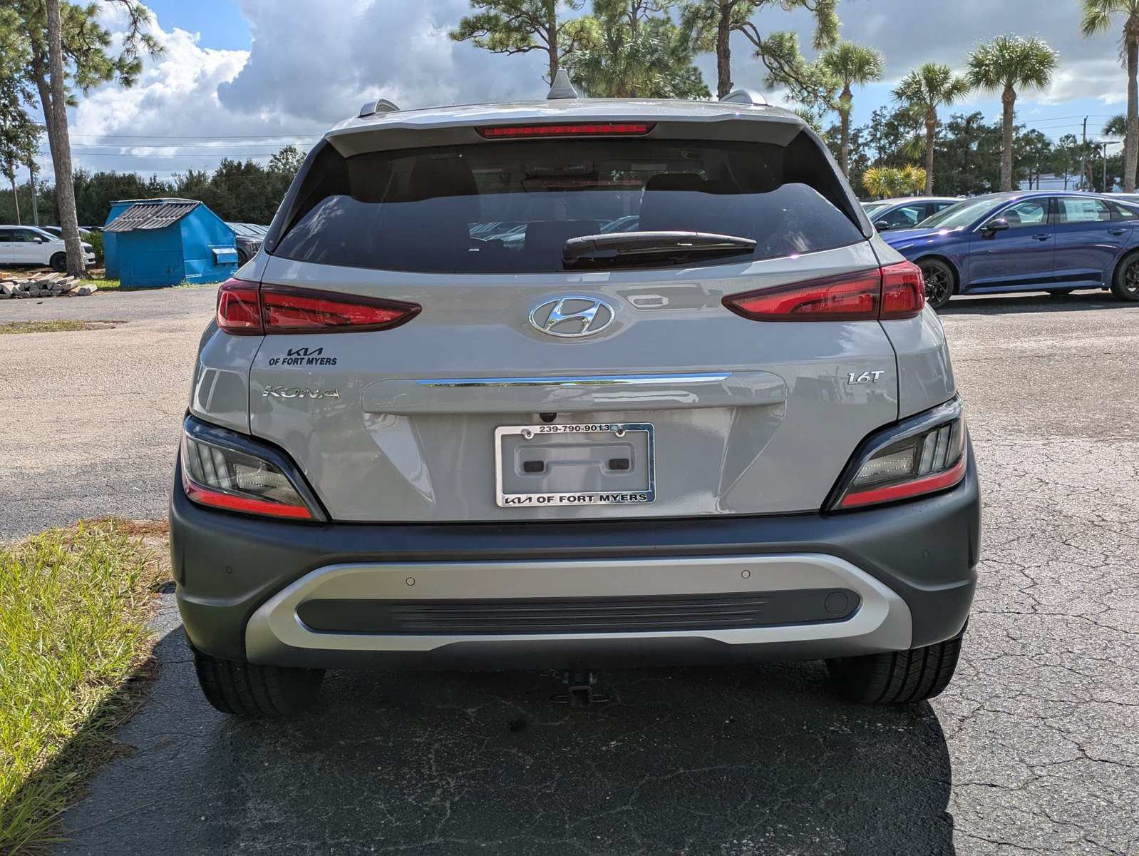 Used 2023 Hyundai Kona Limited FWD image 5