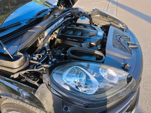 Used 2018 Porsche Macan Turbo image 40