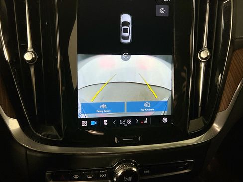 Used 2023 Volvo S60 B5 Ultimate w/ Climate Package image 14