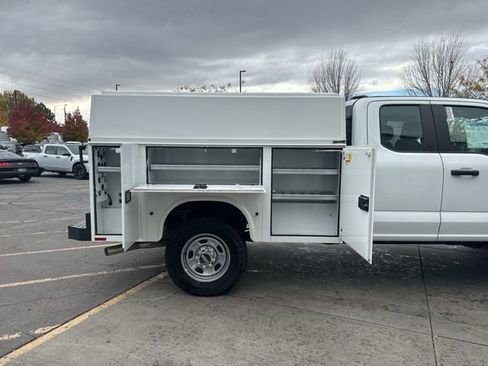 Used 2024 Ford F350 XL w/ Snow Plow/Camper Package image 11