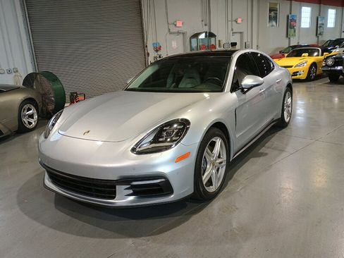 Used 2017 Porsche Panamera 4S w/ Premium Package Plus AWD/4WD image 2