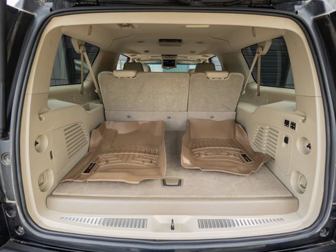 Used 2016 Cadillac Escalade ESV Premium AWD/4WD image 38
