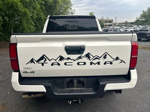 Used 2024 Toyota Tacoma SR5 AWD/4WD image 5