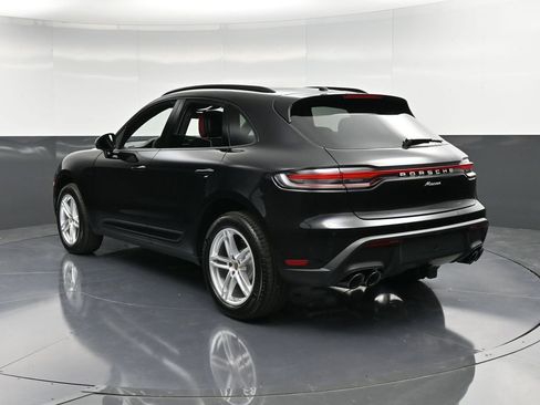 Certified 2025 Porsche Macan AWD/4WD image 3