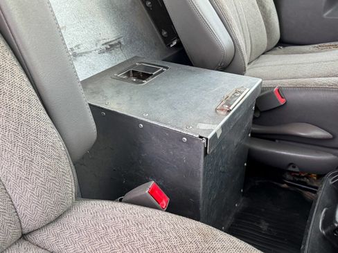 Used 2018 Chevrolet Express 2500 w/ Driver Convenience Package image 13