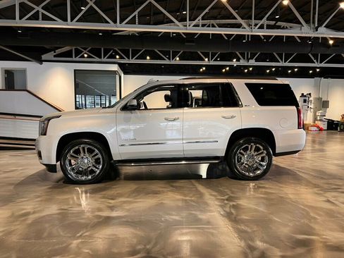 Used 2020 GMC Yukon SLT w/ Premium Edition image 2