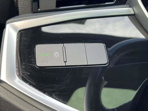 Used 2022 Audi Q3 2.0T Premium image 21