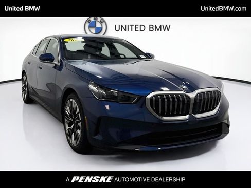 Certified 2026 BMW 530i RWD image 3
