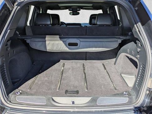 Used 2017 Jeep Grand Cherokee Limited image 23