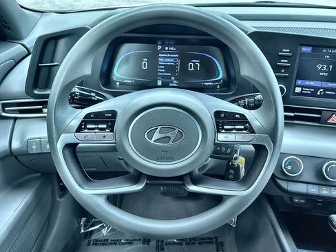 Used 2024 Hyundai Elantra SE FWD image 15