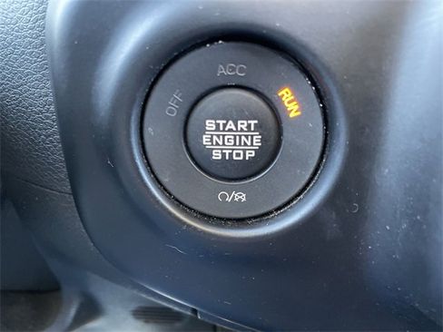 Used 2021 Jeep Gladiator Willys image 25