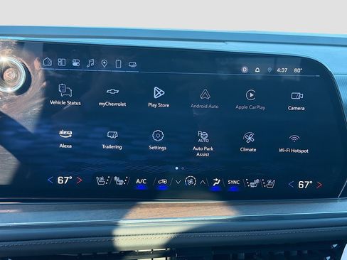 Used 2025 Chevrolet Suburban High Country image 32