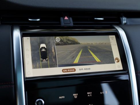 Used 2021 Land Rover Discovery Sport S R-Dynamic image 15